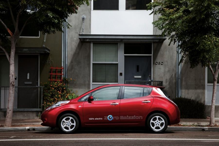  Nissan Leaf 2012 года  (фото 40 из 45)